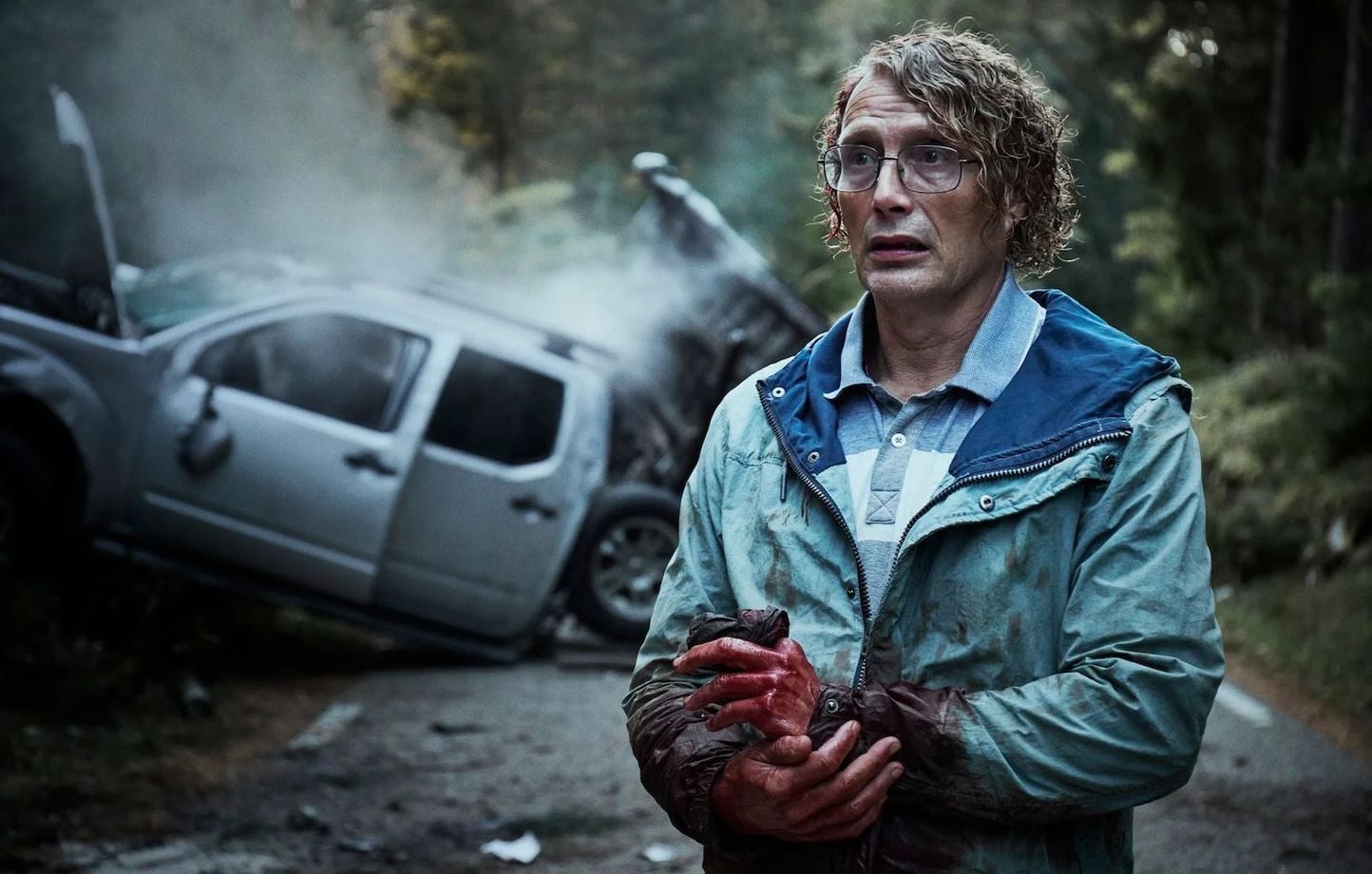 En “El último vikingo”, Mads Mikkelsen se cree John Lennon En “El último vikingo”, Mads Mikkelsen se cree John Lennon